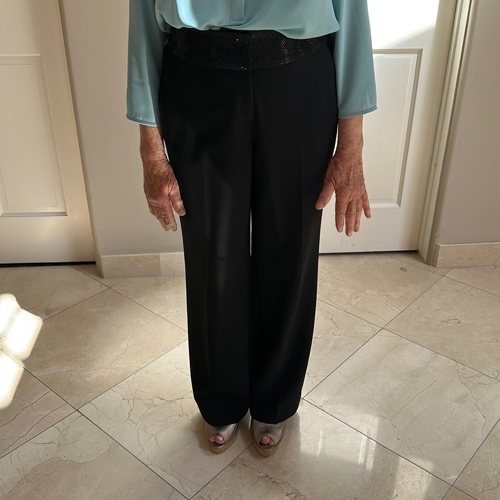 St. John black slacks. Size 8. Shiny waistband. Crepe.​​​​​​​​​​​​​​​​​​​​​​​